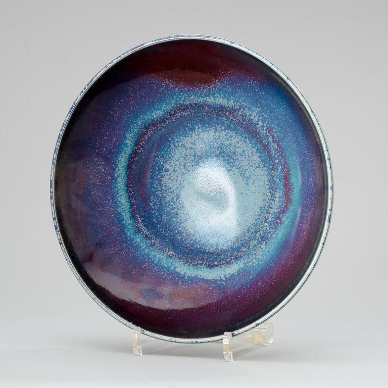 A Berndt Friberg stoneware charger, Gustavsberg Studio 1970.