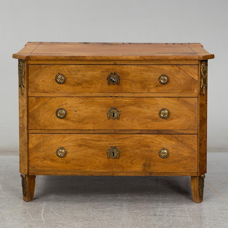 A Gustavian chest of drawers, 18th Century.