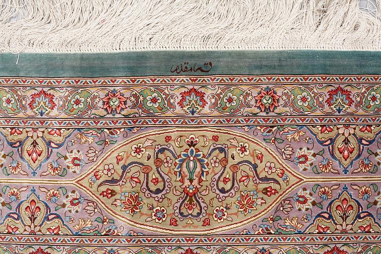 MATTO, Old silk Qum, signed Moghadam, ca 309,5 x 190,5 - 193 cm.