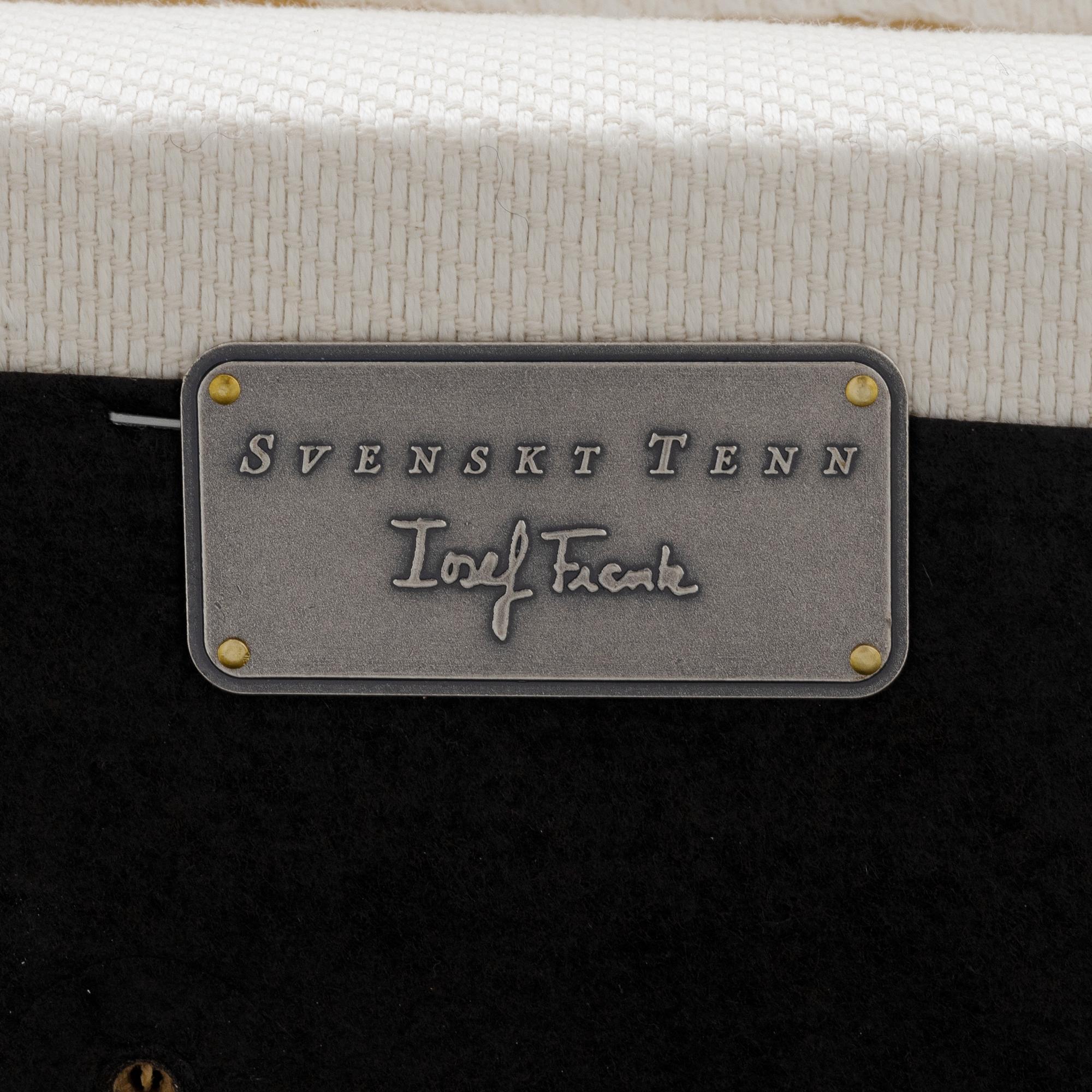 TAF Arkitekter, soffa, "Famna", Firma Svenskt Tenn, 2022.