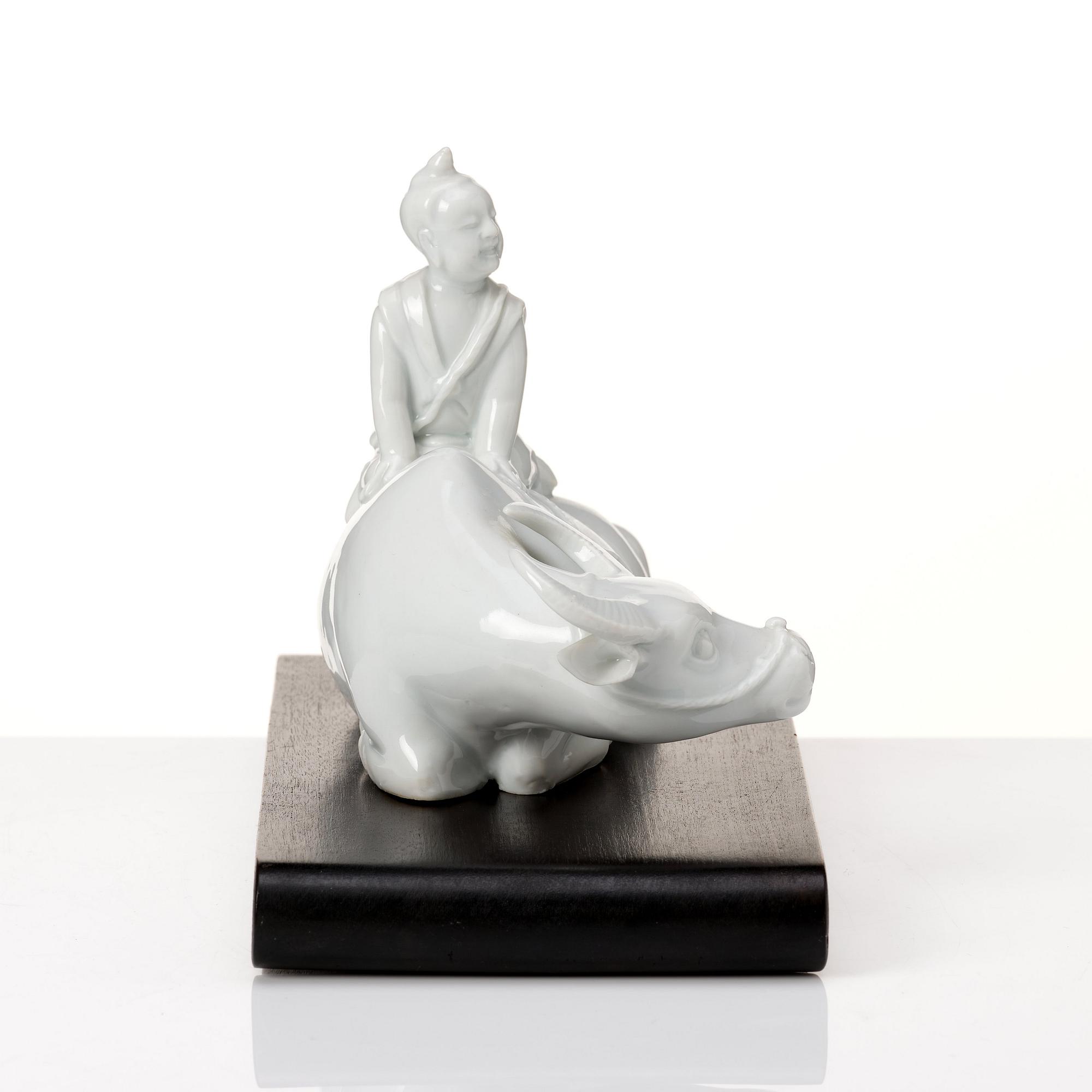 A pair of blanc de chine figurines, Qing dynasty, late Qing dynasty.