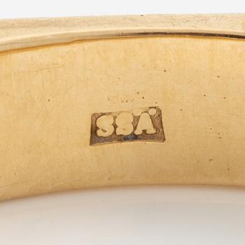 Alliance ring, 18K gold with five brilliant-cut diamonds totalling approximately 1 ct.