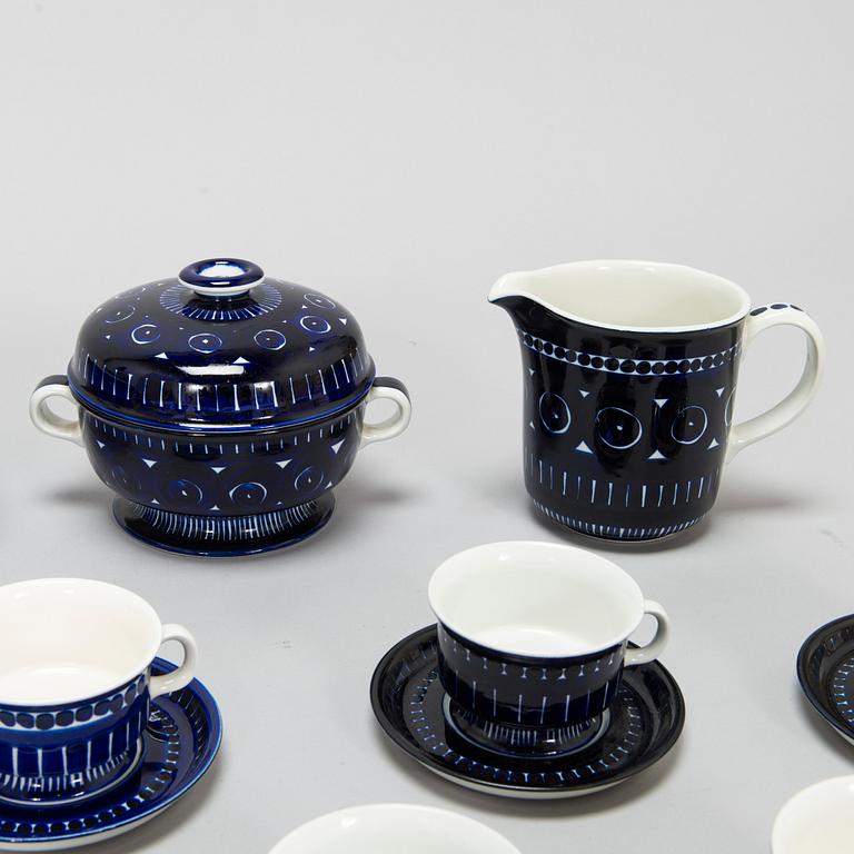 Ulla Procopé, a 48-piece 'Valencia' porcelain dinnerware set for Arabia.