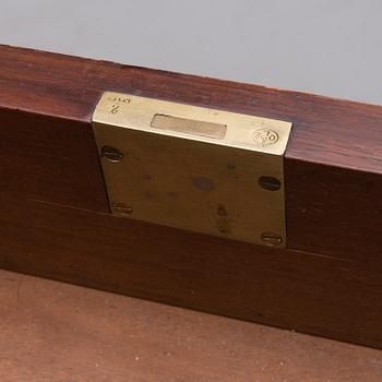 SKRIVBORD samt STOL, England 1800-talets slut.