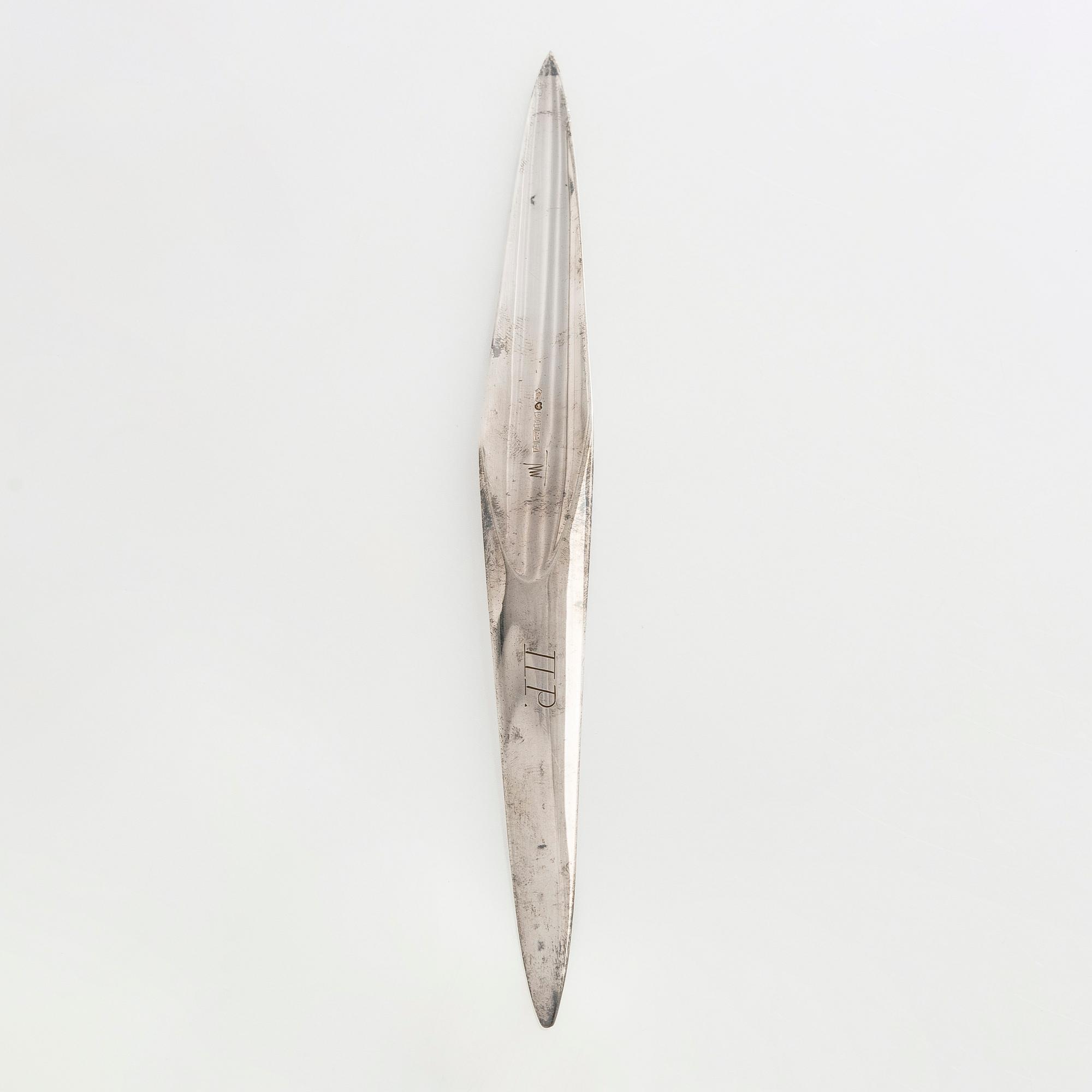 Tapio Wirkkala, A silver dish and letter knife, Kultakeskus Hämeenlinna 1960 and 1964.