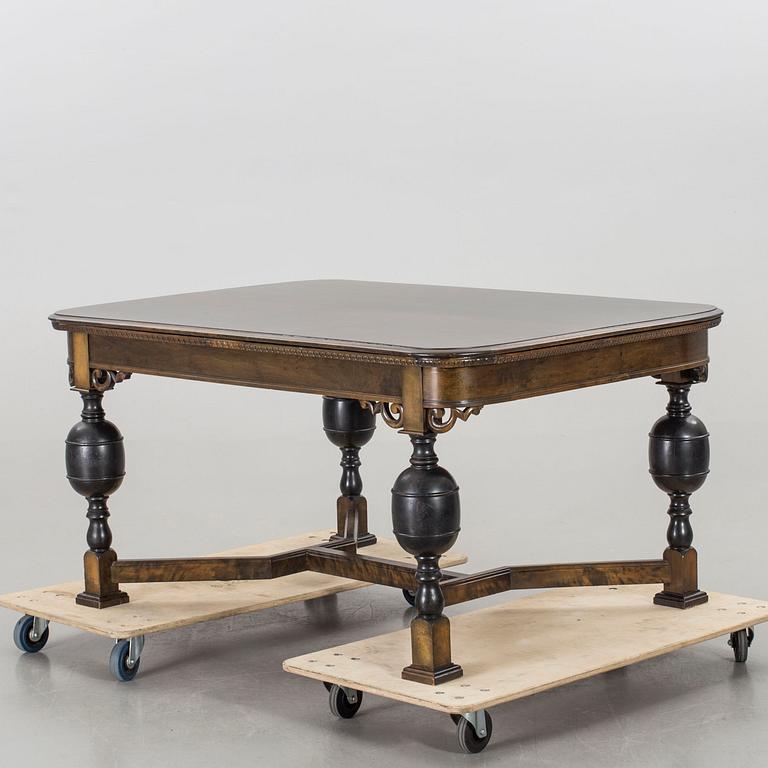 MATBORD, barockstil,  brickmärkt E. Pettersson Gefle Möbleringsaffär, 1930-tal.