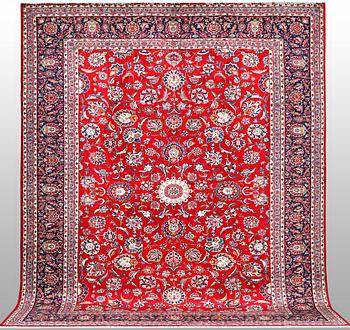 A carpet, Kashan, ca 380 x 280 cm.