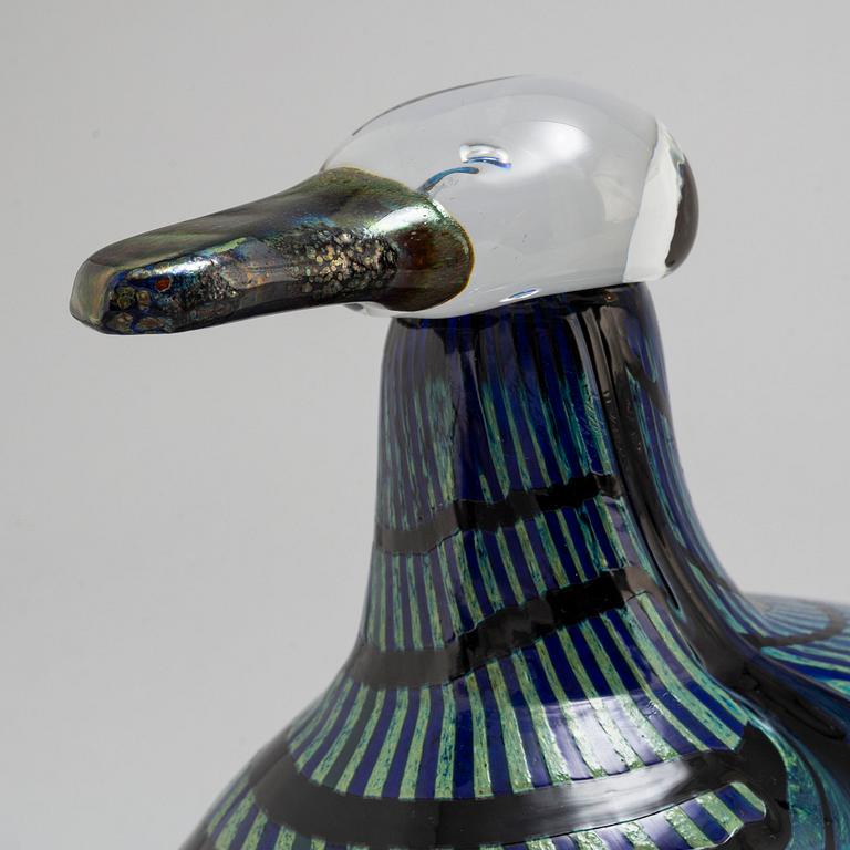 A glass bird, signed Oiva Toikka, Nuutajärvi Notsjö, 601/1000.