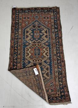 MATTOR, 2 st, Hamadan, old och Ersari, semiantik. Intäkter från auktionen går till Right Livelihood-priset.