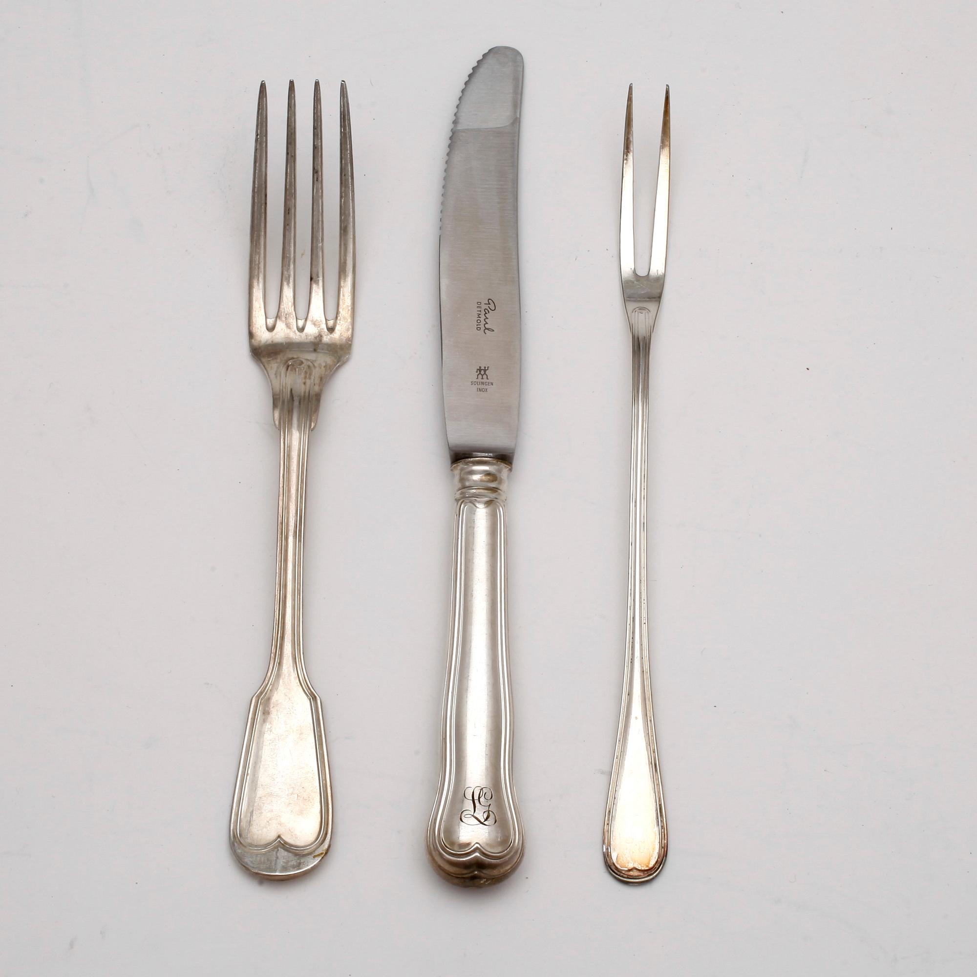 MATBESTICK, 27 delar, nysilver, Christofle, Paris tidigt 1900-tal.