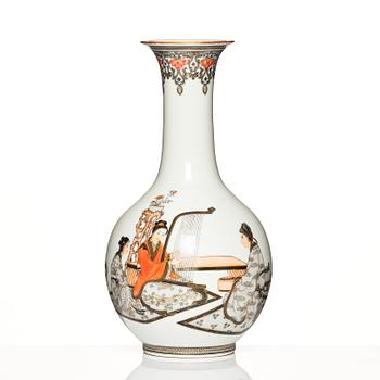 A finely painted Chinese vase, 20th Century.