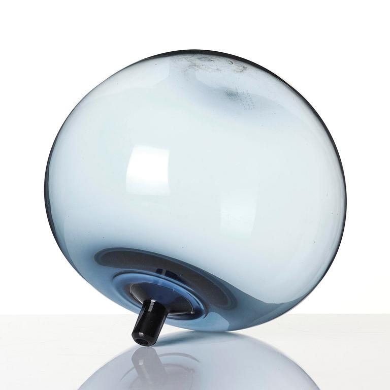 Ingeborg Lundin, a "Melon" glass vase, Orrefors, post 1957.