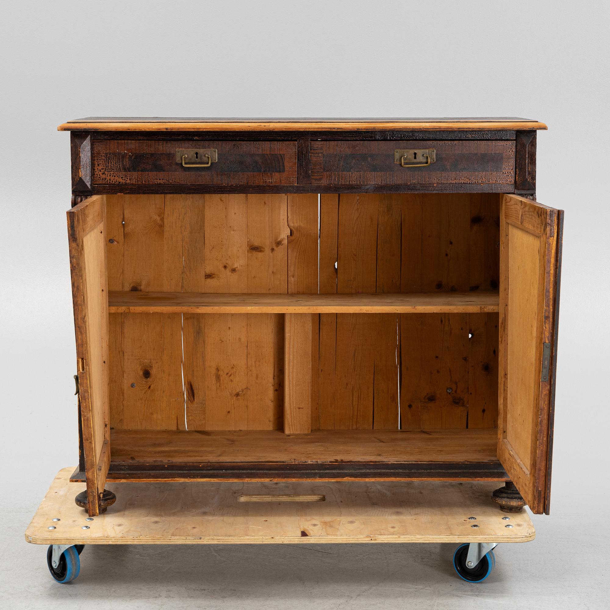 Skänk, omkring år 1900.