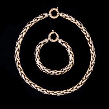 HALSKED och ARMKED, 18K guld. Italien. Vikt totalt ca 93,9 g.