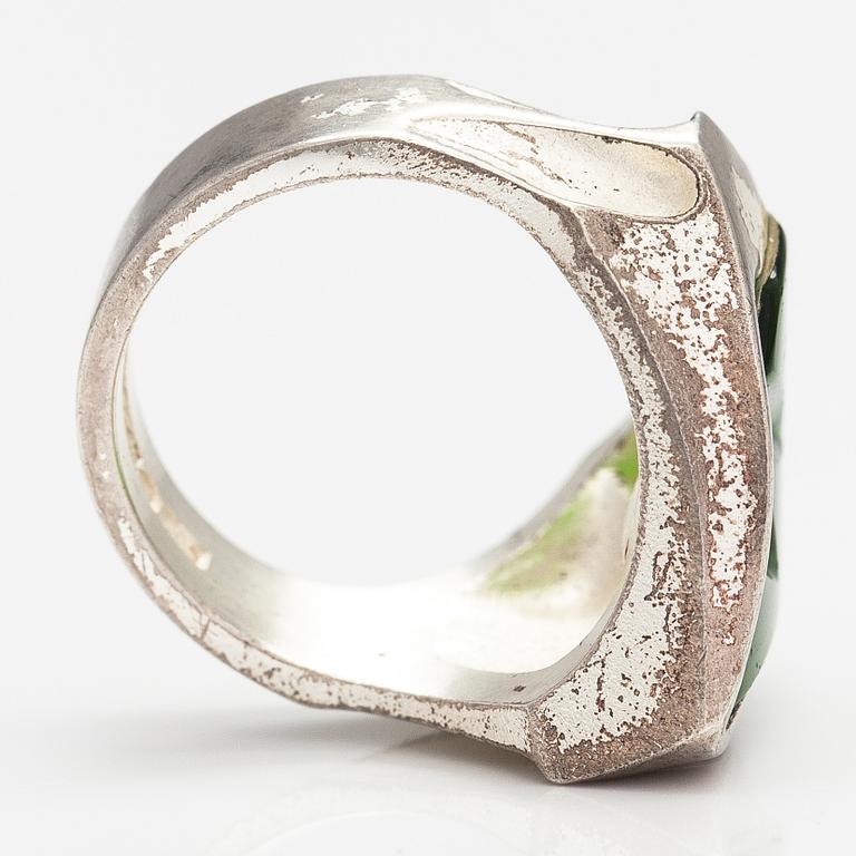 Zoltan Popovits, Ring, sterlingsilver och glas. Lapponia 2001.