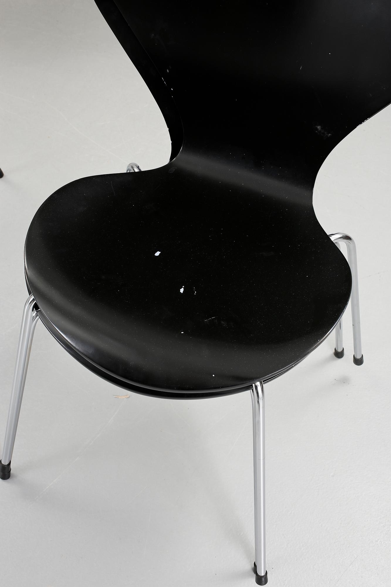 STOLAR, 5 st . "Sjuan", Arne Jacobsen, Fritz Hansen, sannolikt 1960-70-tal.
