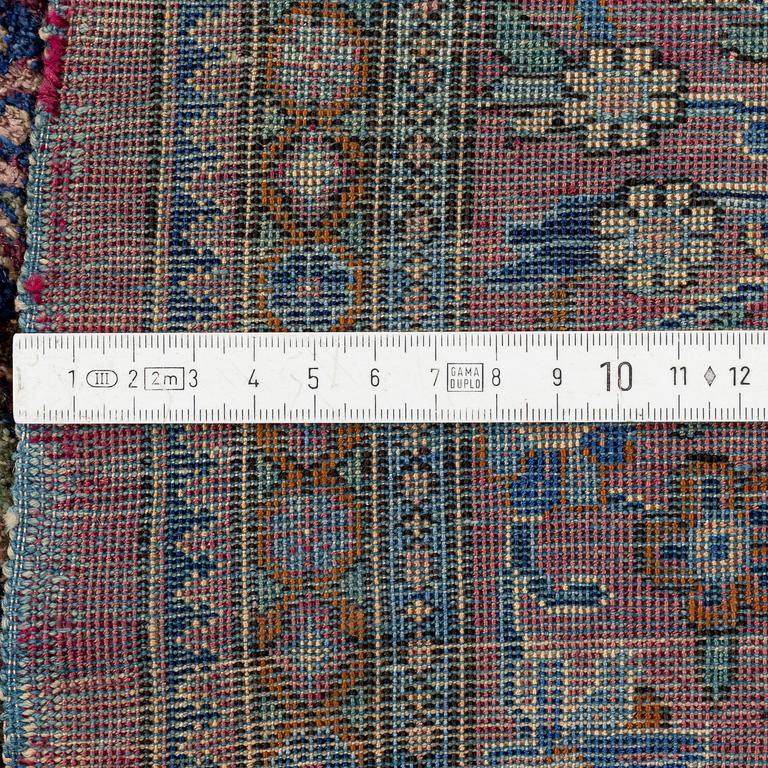 Matta, antik, silke Keshan, ca. 196 x 129 cm.