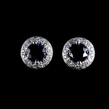 22. A PAIR OF EAR STUDS, Ceylon sapphires 1.15 ct, 32 brilliant cut diamonds 0.25 ct W/vs.
