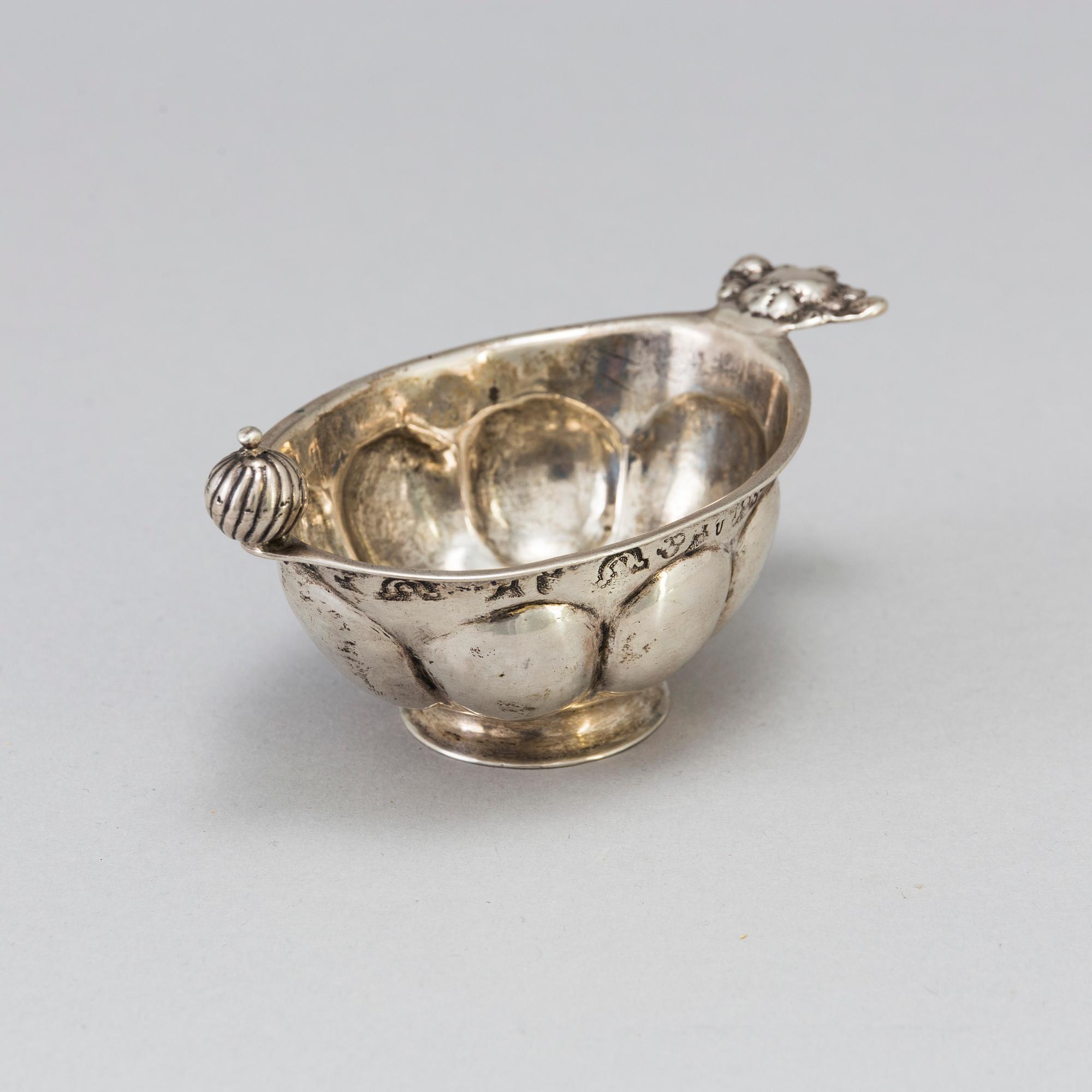 A SWEDISH SILVER BOWL, mark of Johan Söderdahl, Söderköping 1778. Weight ca 65 g.