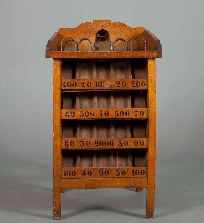 SPEL, trä och metall, "Juego de Sapo", trol. Sydamerika, 1900-talets början.