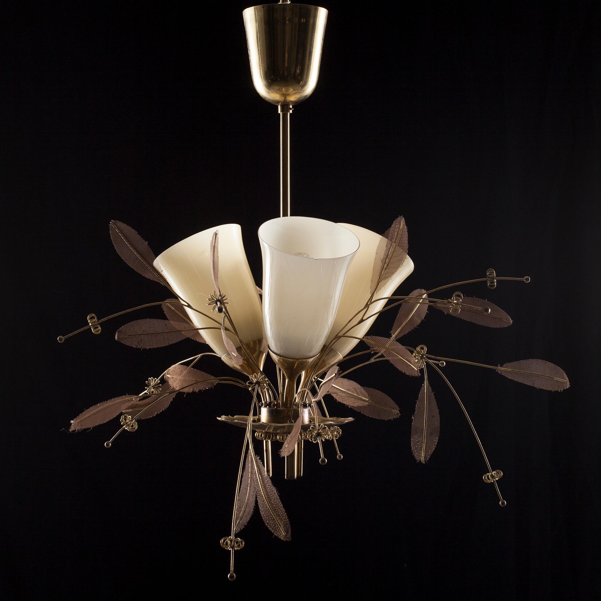 TAKARMATUR, Paavo Tynell, stämplad TT Taito Made in Finland. Total höjd 57 cm.