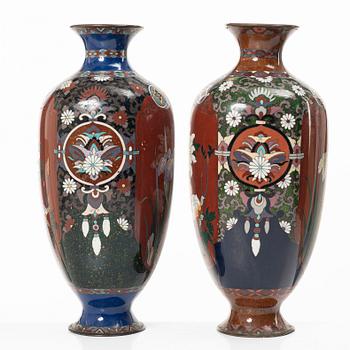 Two similar cloisonné vases, Japan, Meiji (1868-1912).