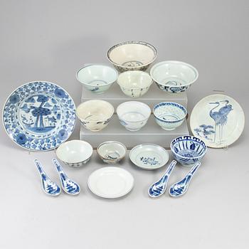 A group of Southeast asian 18 blue and white ceramics, 19-20th century.