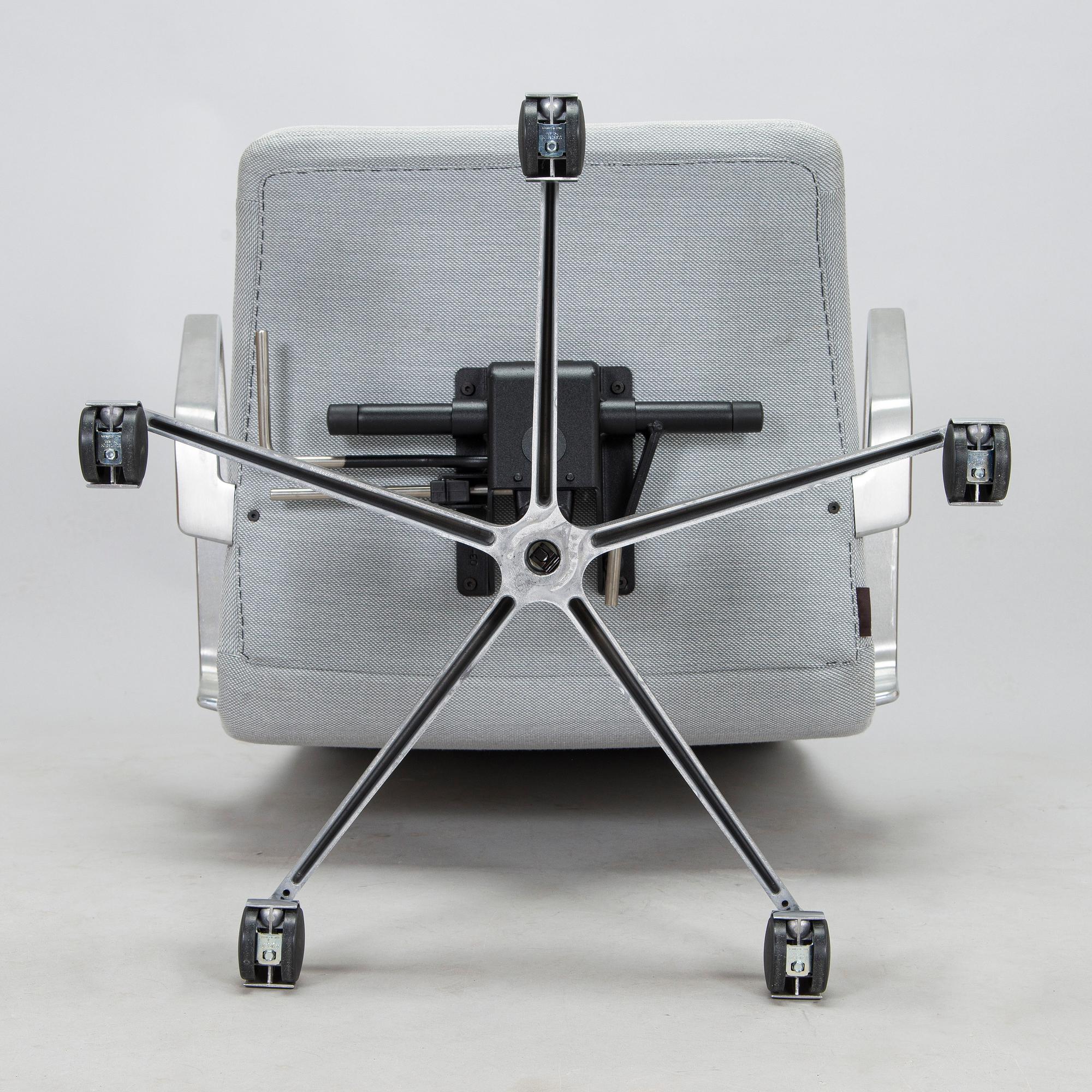 Arne Jacobsen, A 21st century "Oxford Premium" office chair for Fritz Hansen, Denmark.