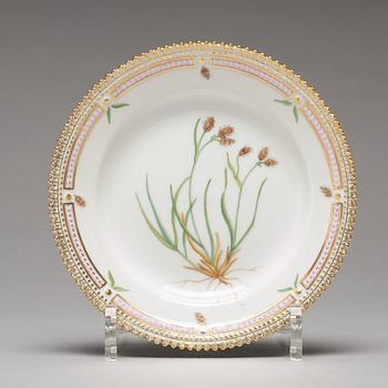 A set of six Royal Copenhagen 'Flora Danica' dishes, Denmark, 20th Century.