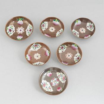 Six café au lait cups with sauces, China, Qianlong (1736-95).