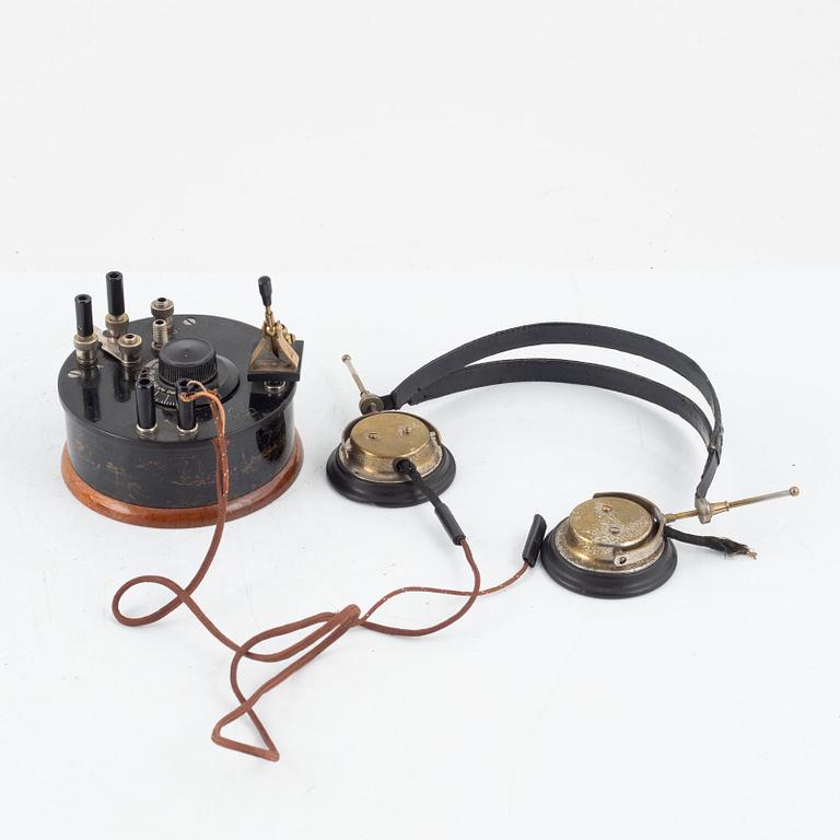 Crystal receiver 1935 and AEG receiver.