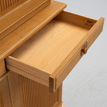 Carl Malmsten, skåp,  "Herrgården", 1900-talets slut.