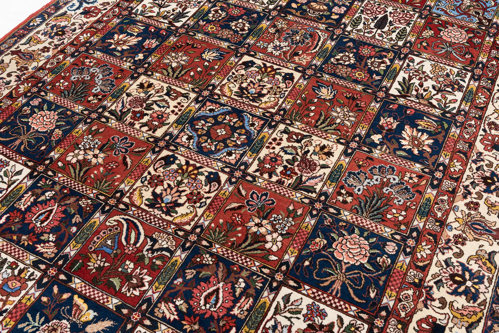 A Bakhtiari carpet, c. 307 x 207 cm.