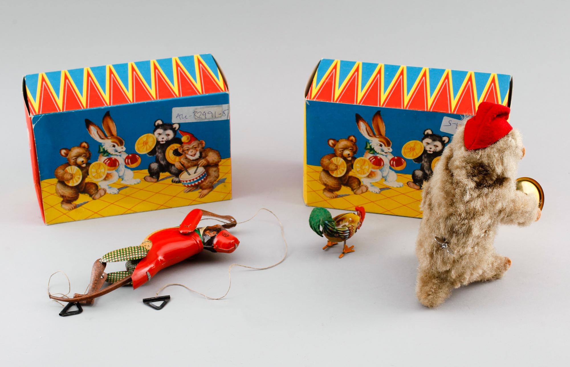 MEKANISKA LEKSAKER, 3 st,  bl a litograferad plåt, 1900-talets första hälft.