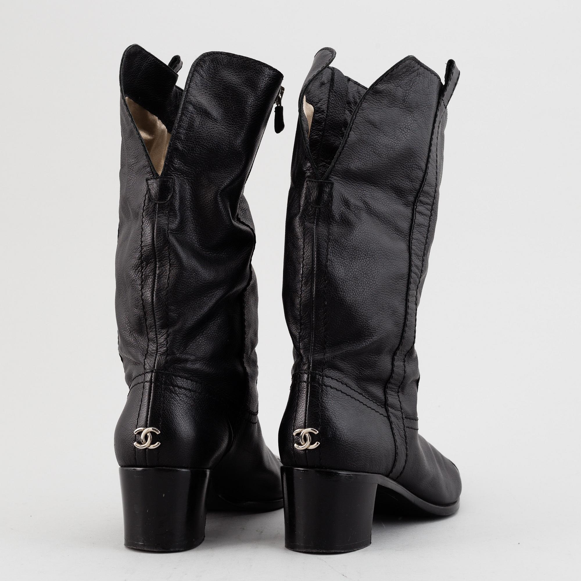 CHANEL, a pair of leather boots, size 40.