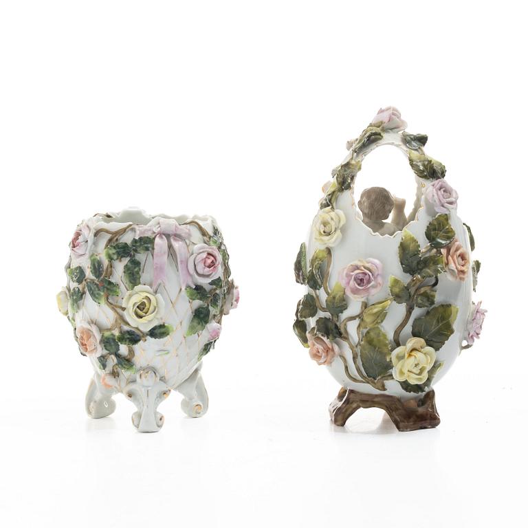 Table decorations, 2 pcs, porcelain, probably Sitzendorf, Germany, 1887–1900.
