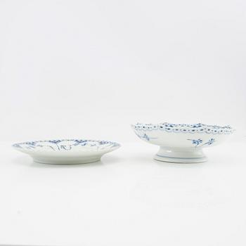 Servis ca 51 dlr "Musselmalet, hel och halvblonde" Royal Copenhagen Danmark porslin sent 1900-tal.