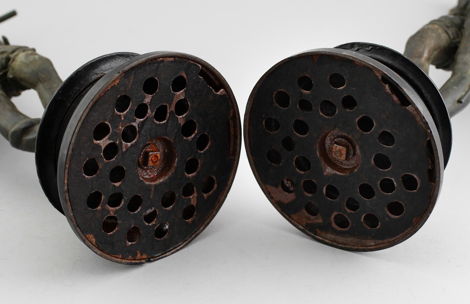 SKULPTURER, 1 par, gjutgods, 1800-talets andra hälft.