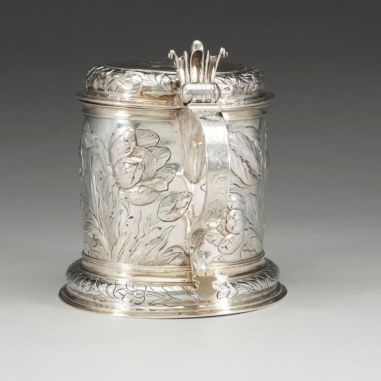 A Baltic 17th century parcel-gilt tankard, unidentified makers mark, Reval.