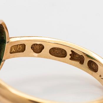 Ring, cabochon cut chrysoprase, 18K gold.