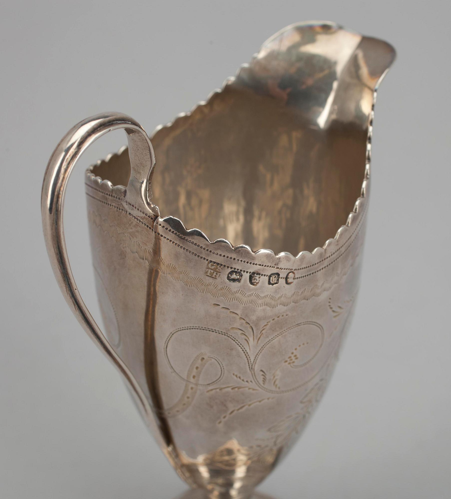 GRÄDDKANNA, silver, Smith & Hayter, London 1795. Tot. vikt. ca. 102 g.