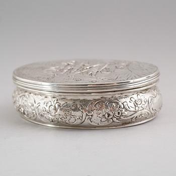 DOSA, silver, franska stämplar, sannolikt 1800-tal. Vikt ca 164 gram.