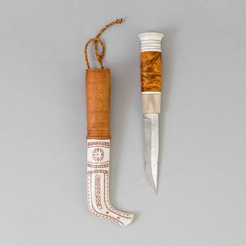 traditional sami knife by Anders Sunna, 20 th century.