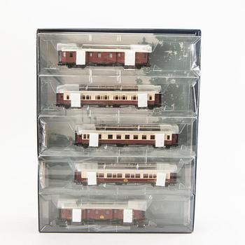 Liliput, 1 ånglok, 3 vagnset samt 26 vagnar, H0.