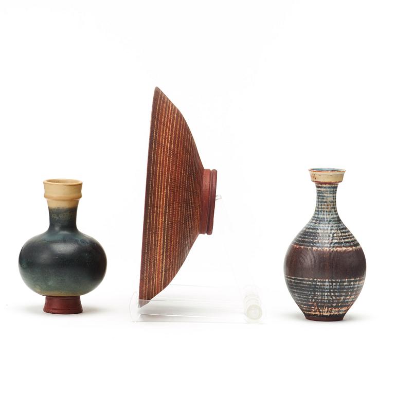 Wilhelm Kåge, vaser, 2 st och skål, stengods, Farsta, Gustavsbergs studio 1950-tal.
