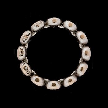 RING, 18 k vitguld med briljantslipade diamanter ca 0,40 ct, "Boble", Ole Lynggaard. Vikt ca 9 g.