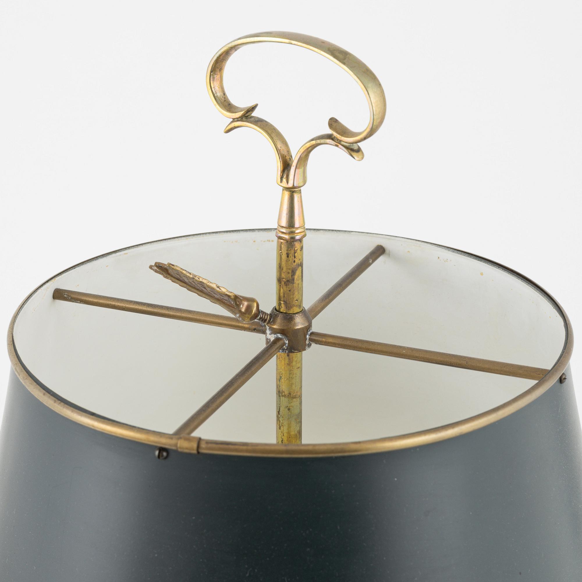 A library table lamp, 20th century.