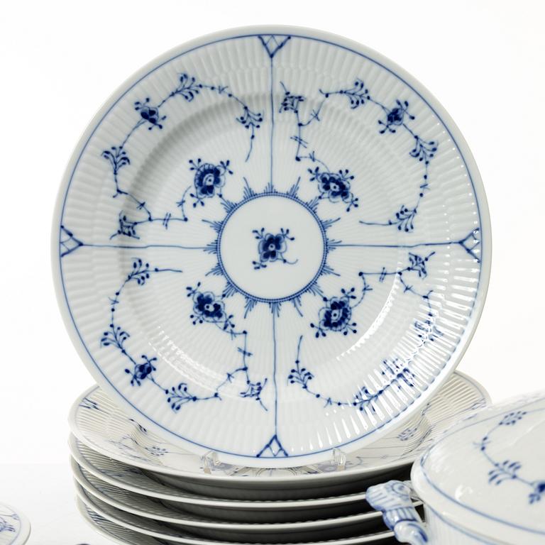 Royal Copenhagen, servisdelar, 9 st, "Musselmalet halvblonde", Danmark.