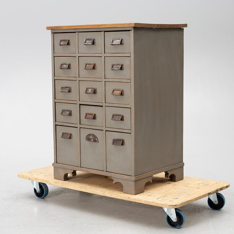 Chest of drawers, first half of 20th century.