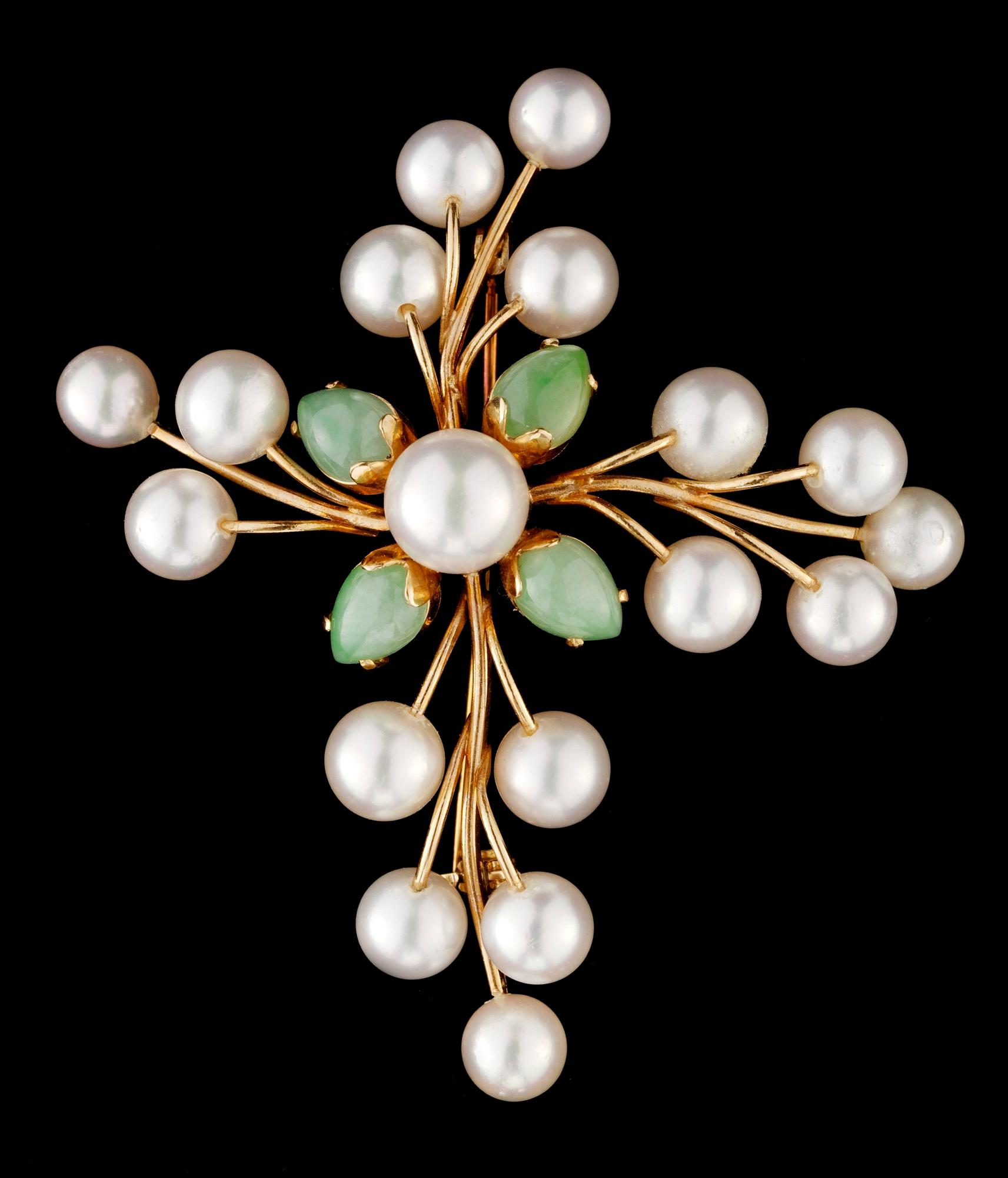 BROSCH, odlade pärlor och jade,